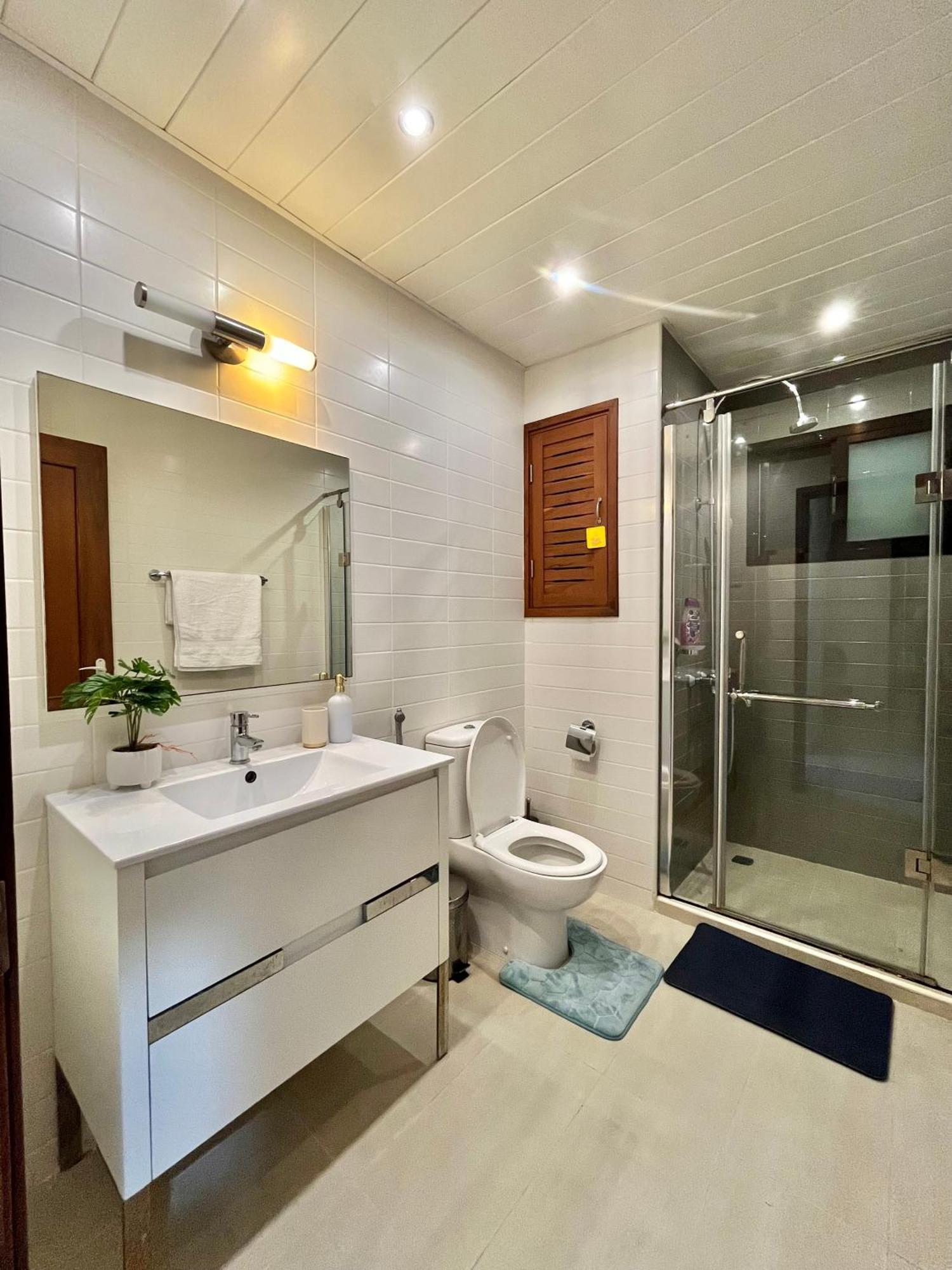 Coastalhome 75Inch Tv 5Min Drive To The City & Beach دار السلام المظهر الخارجي الصورة