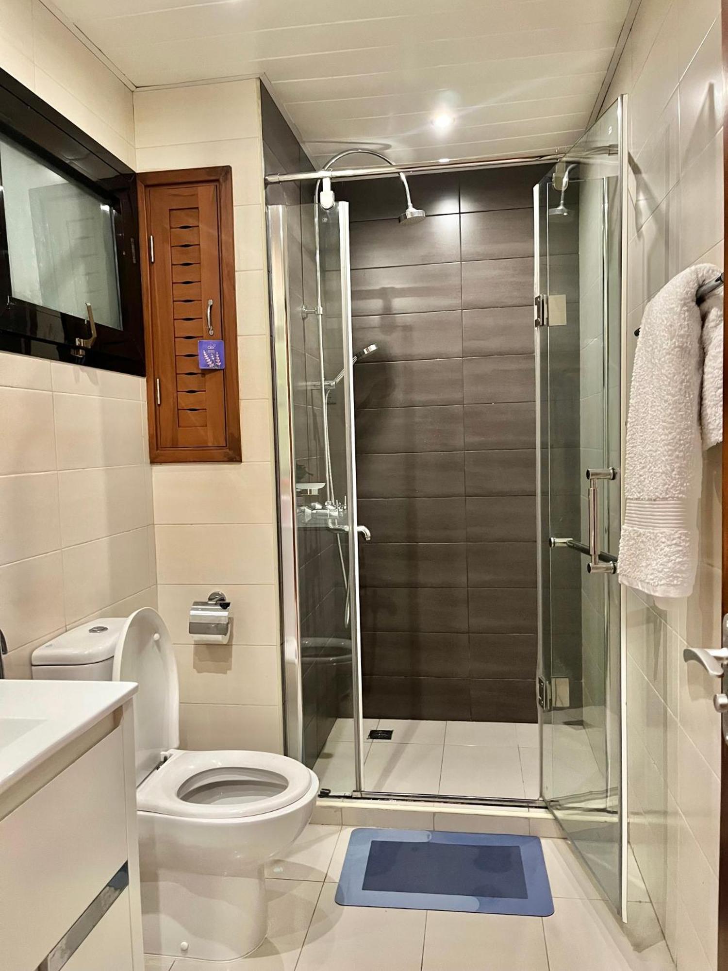 Coastalhome 75Inch Tv 5Min Drive To The City & Beach دار السلام المظهر الخارجي الصورة