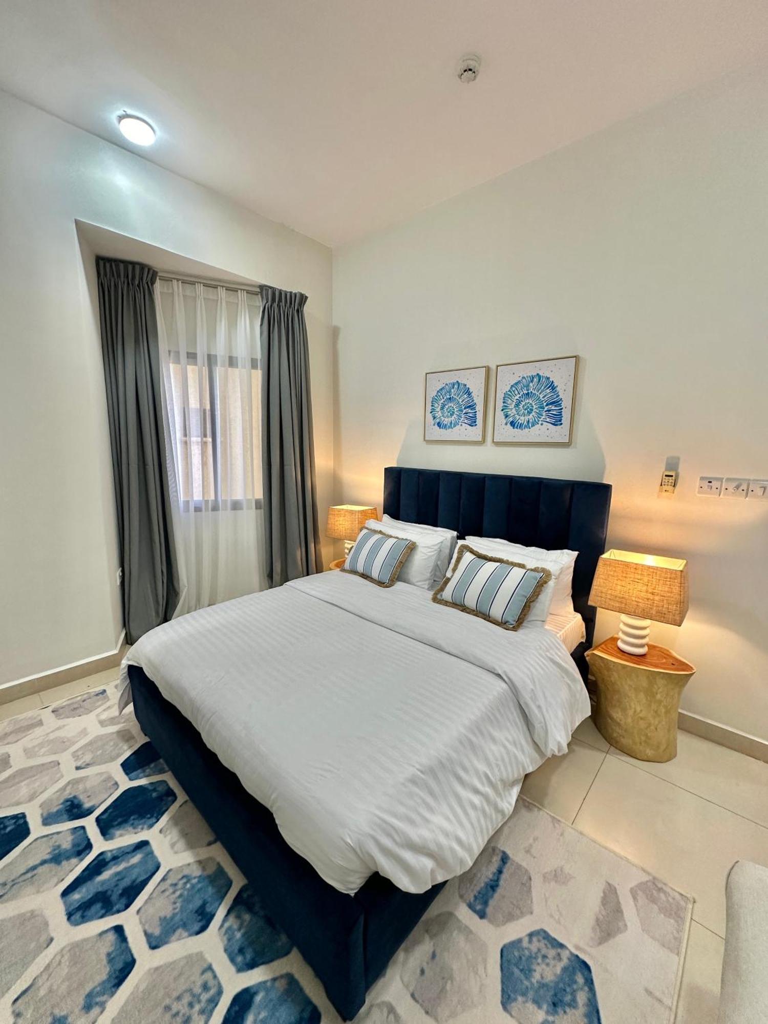 Coastalhome 75Inch Tv 5Min Drive To The City & Beach دار السلام المظهر الخارجي الصورة