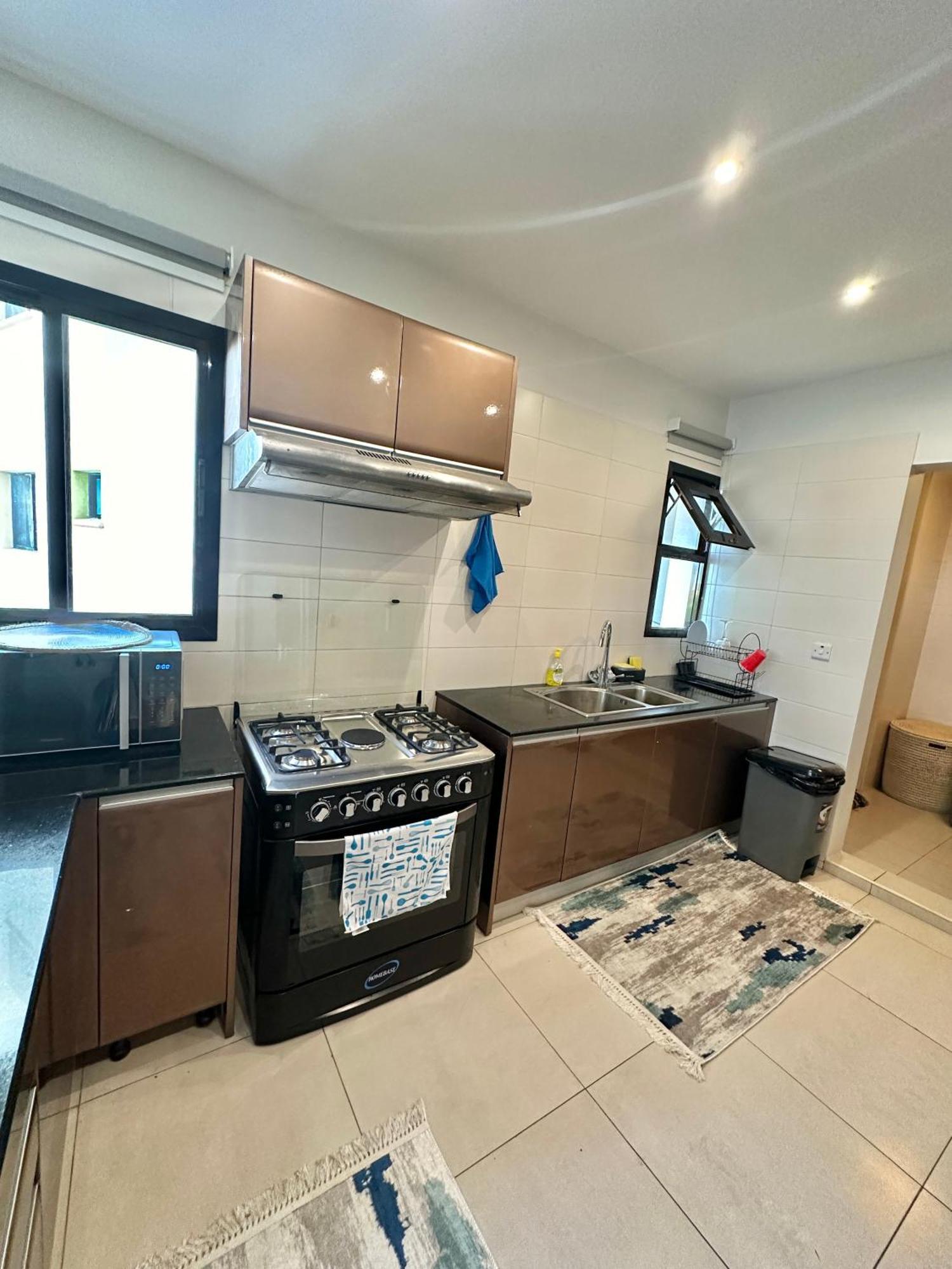 Coastalhome 75Inch Tv 5Min Drive To The City & Beach دار السلام المظهر الخارجي الصورة
